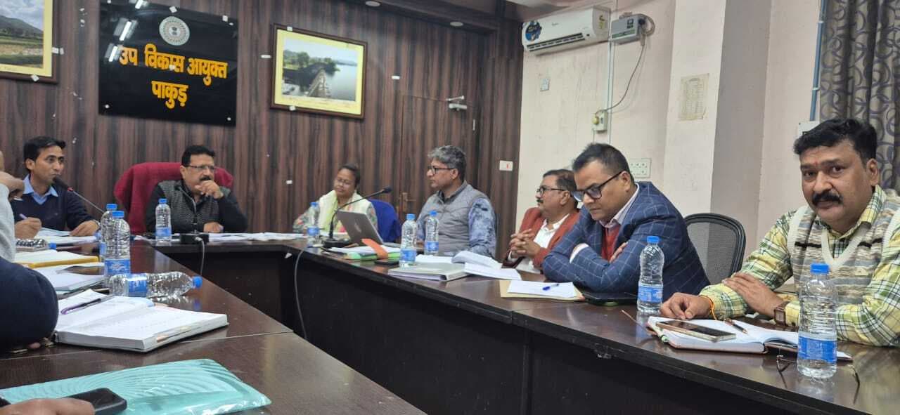 अबुआ आवास के लाभुकों का शौचालय निर्माण के लिए करें सर्वे : डीडीसी