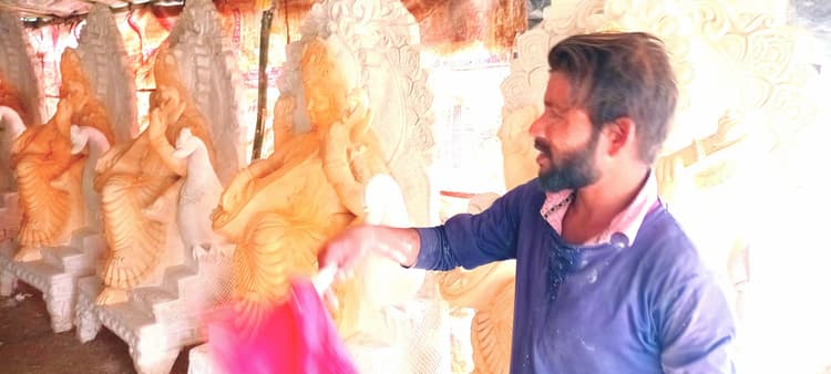 सरस्वती पूजा को लेकर प्रतिमाओं का भाव हुआ दूना