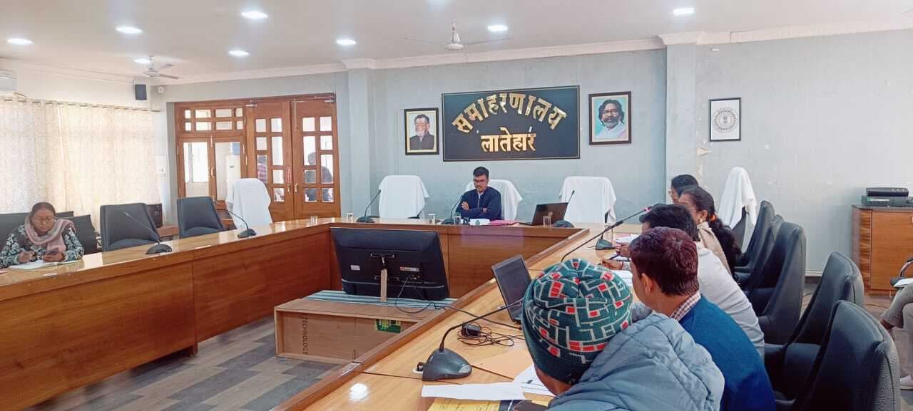 लाभुकों को मिले सुकन्या योजना का लाभ: डीसी