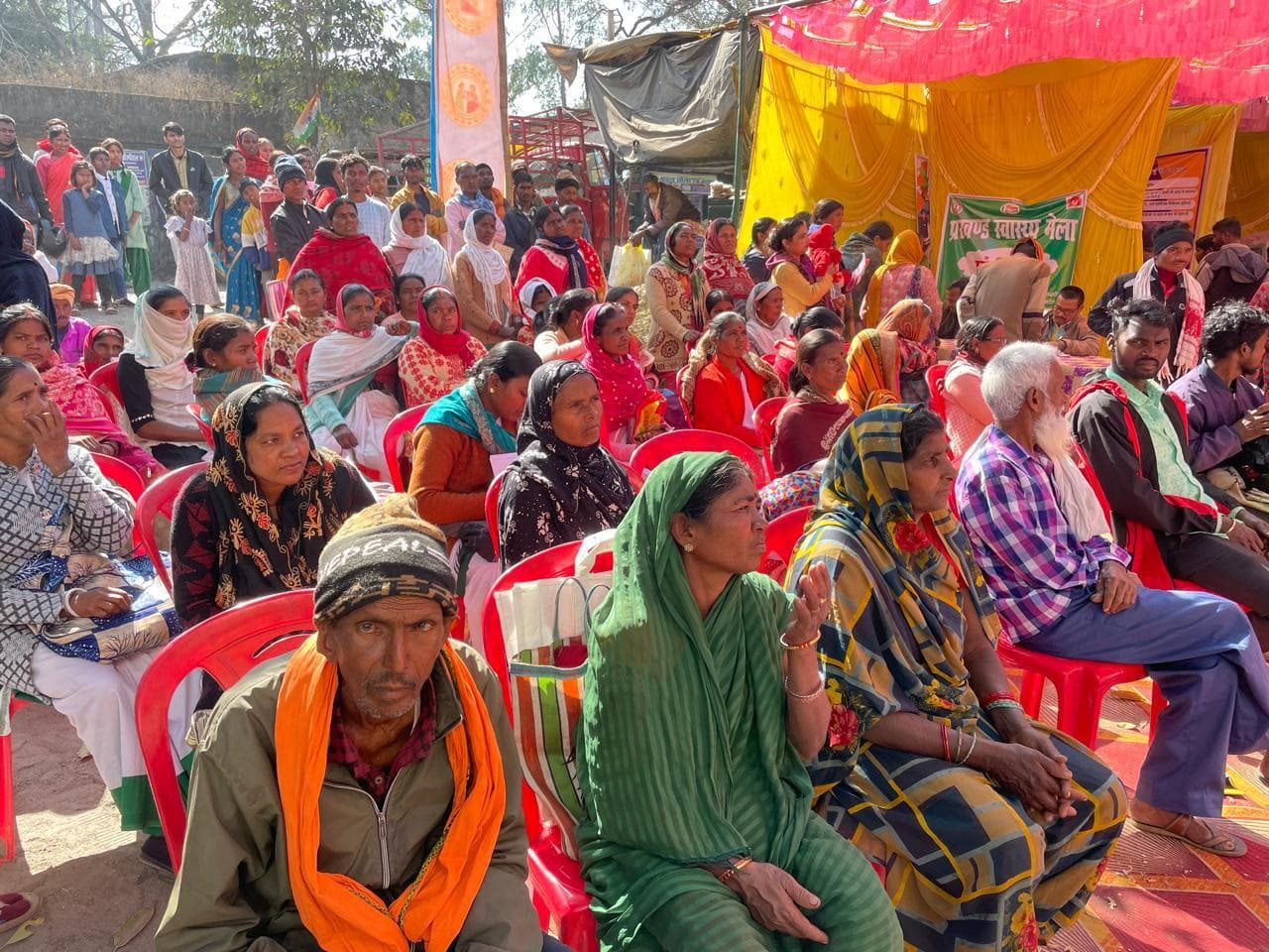 बालूमाथ में लगा स्वास्थ्य मेला, ग्रामीण लाभान्वित