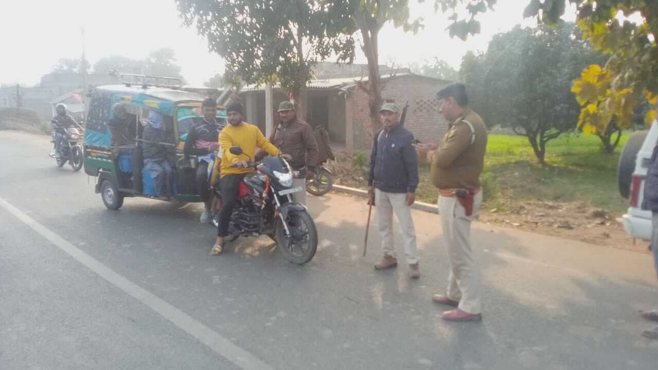 पुलिस ने  चलाया सघन वाहन चेकिंग अभियान