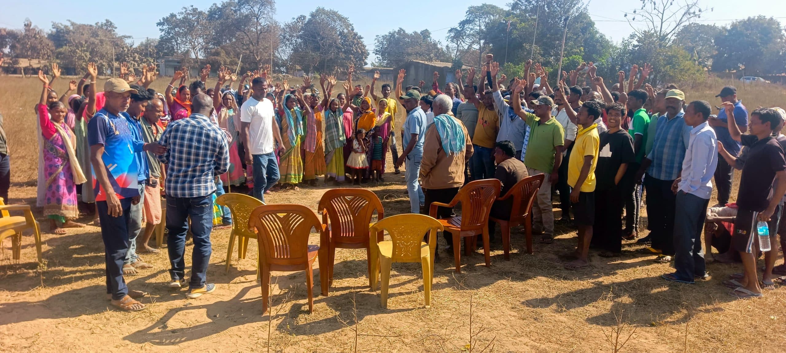 Chaibasa News : 2009 में जमीन देने वाले आठ रैयतों को नहीं मिली नौकरी, प्रदर्शन