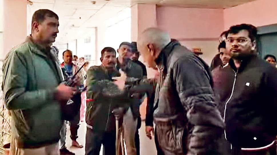 Ranchi News : सदर अस्पताल में मरीज की मौत के बाद परिजनों का हंगामा