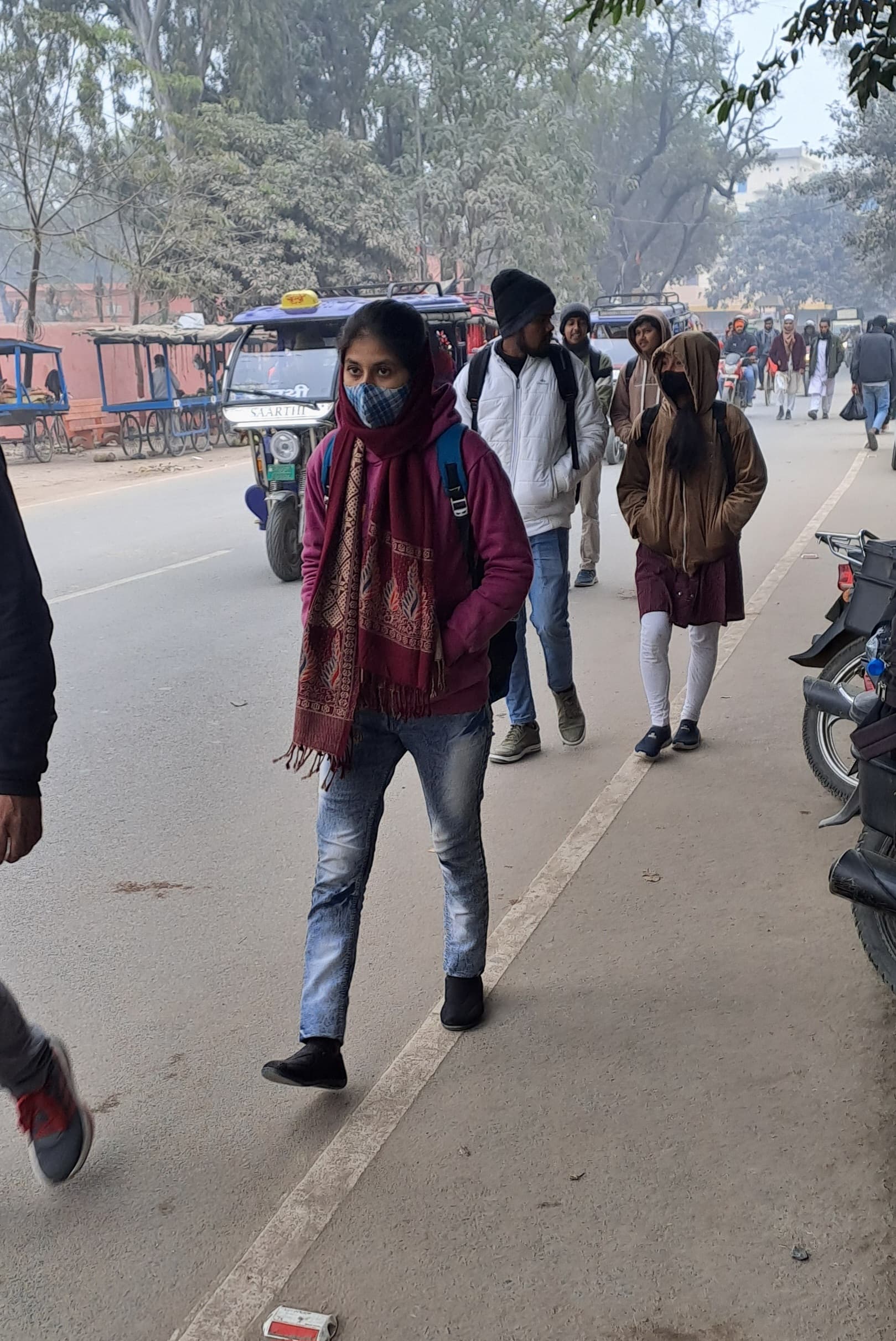 कोल्ड डे की बनी स्थिति, बर्फीली हवा ने बढ़ाई ठंड