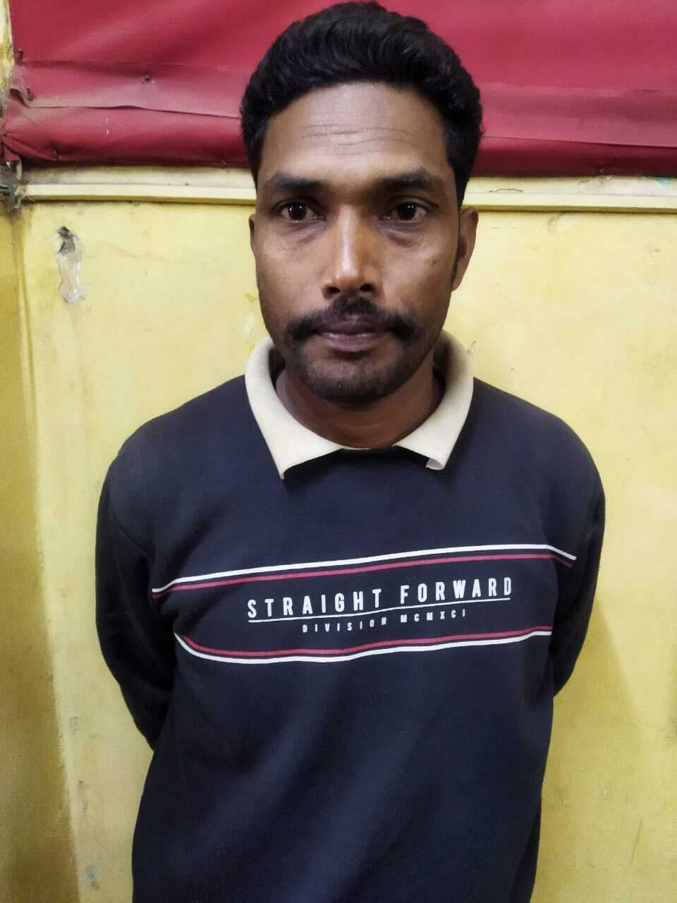 Deoghar News : चोरी के ट्रॉली बैग के साथ युवक गिरफ्तार