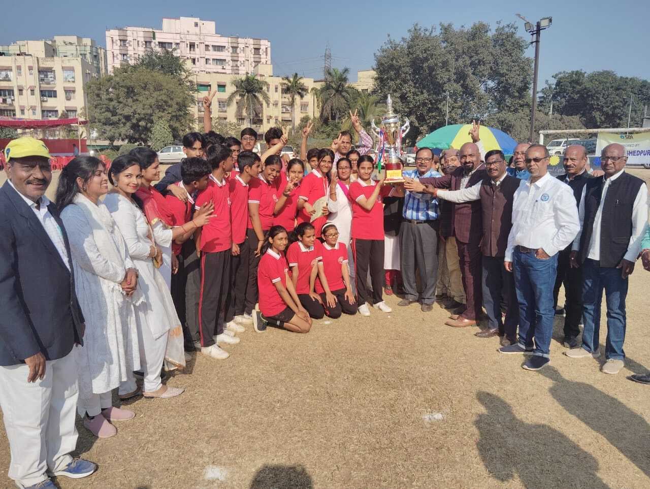 आंध्रा स्कूल:  निधि, निगार व फैजान बने बेस्ट एथलीट