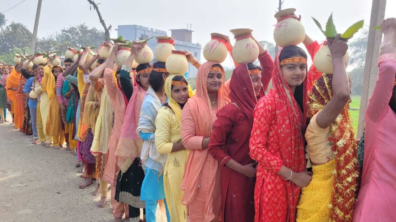 कलशयात्रा के साथ ही तीन दिवसीय रामधुन यज्ञ शुरू