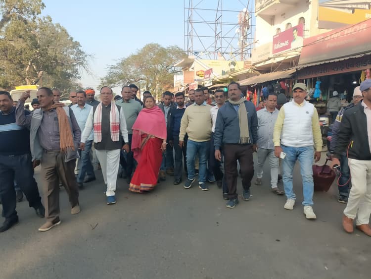 Giridih News : जमुआ चौक का होगा सौंदर्यीकरण, जाम से मिलेगी निजात