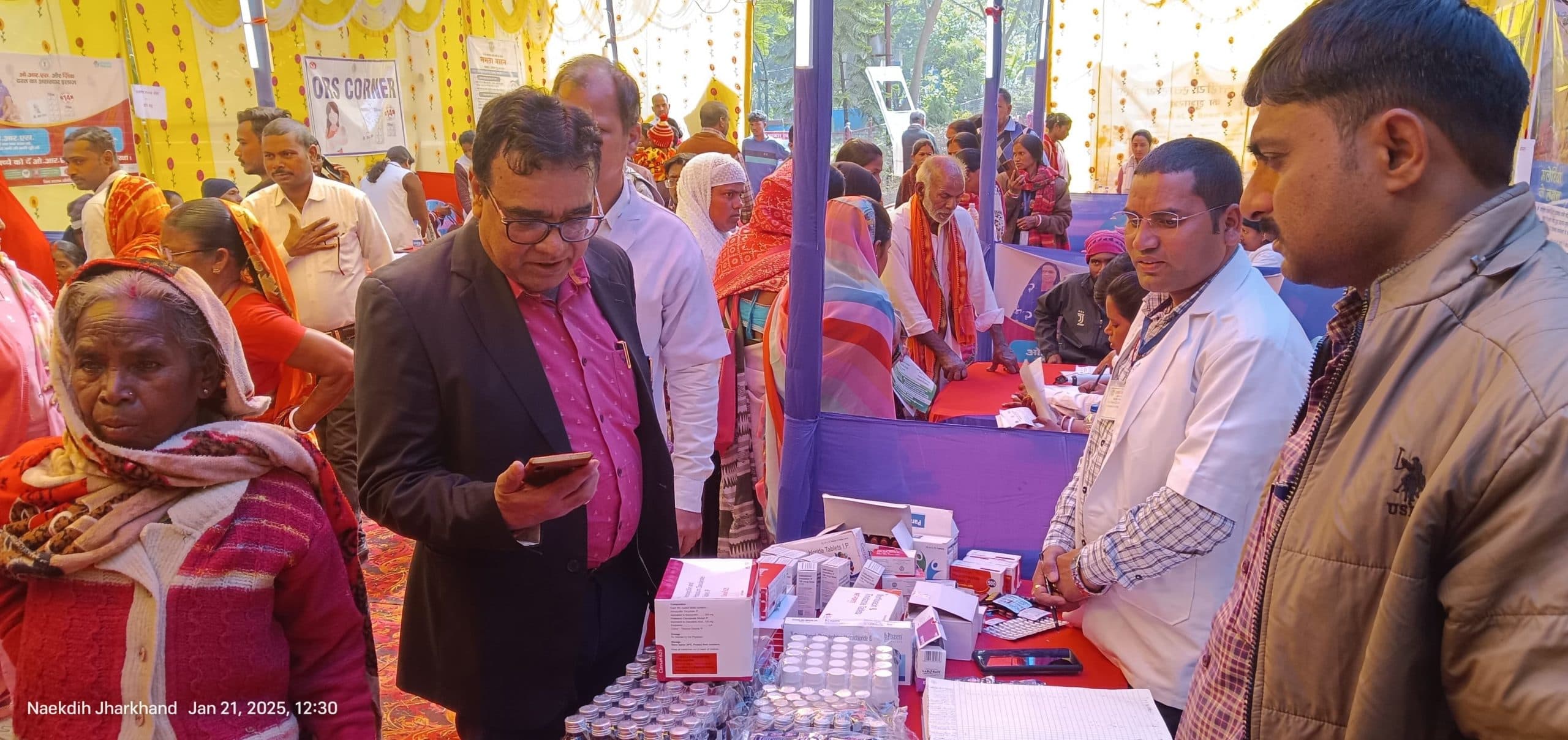 Giridih News : सीएचसी गांडेय में लगे स्वास्थ्य मेले में 759 मरीजों की जांच