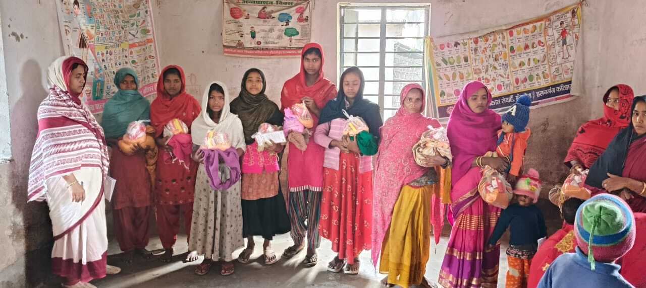 आंगनबाड़ी केंद्रों पर लाभुकों मिला टीएचआर