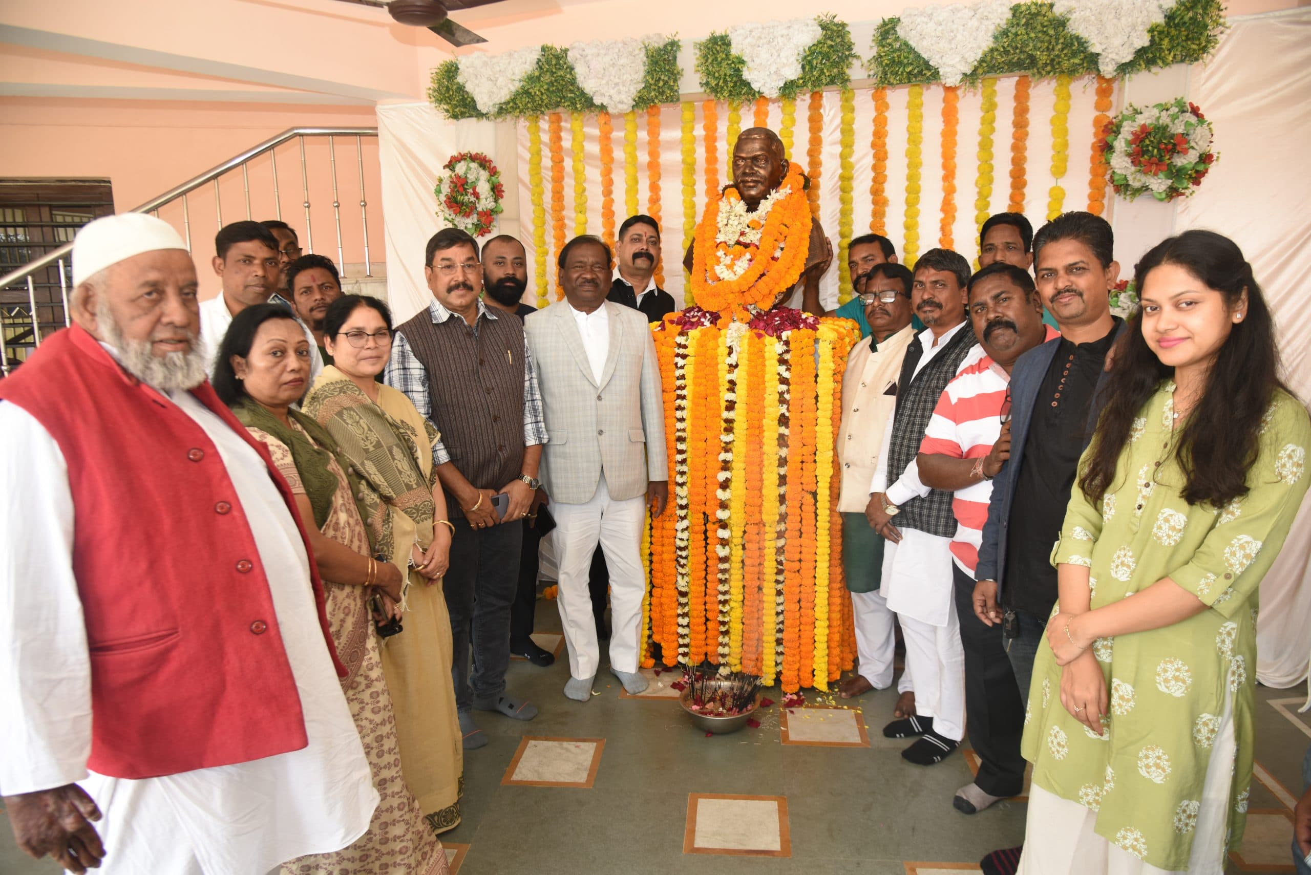 Jamshedpur news. झारखंड निर्माण में निर्मल-सुधीर महतो परिवार का अहम योगदान : रामदास सोरेन