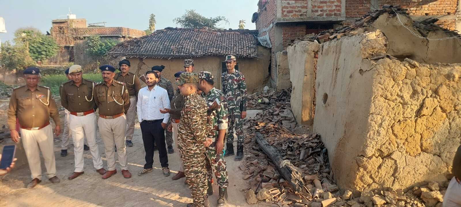 Gaya News : पुलिस ने घर पर किये गये कब्जे को हटवाया