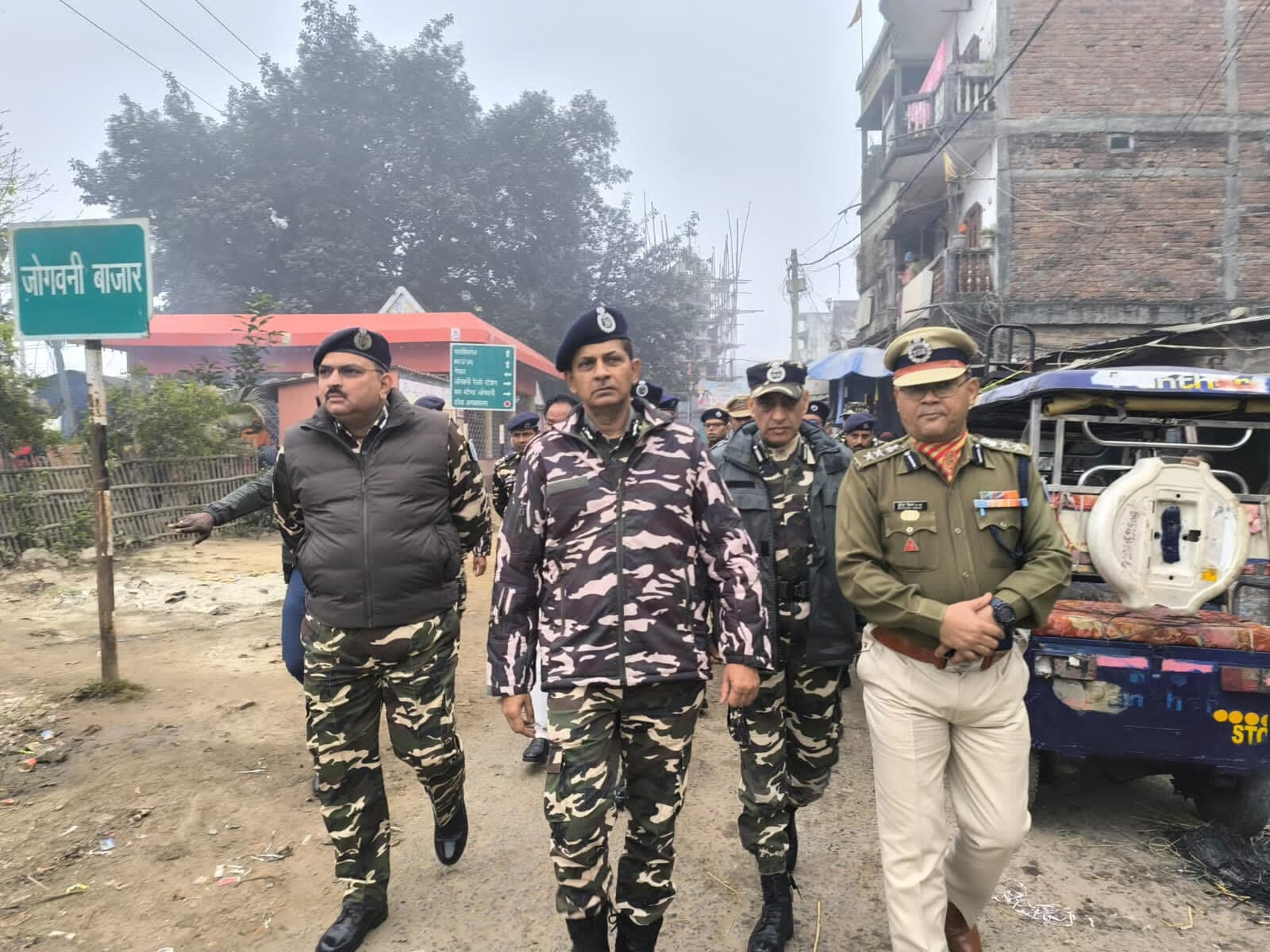 एसएसबी डीजी ने सीमा क्षेत्रों का लिया जायजा