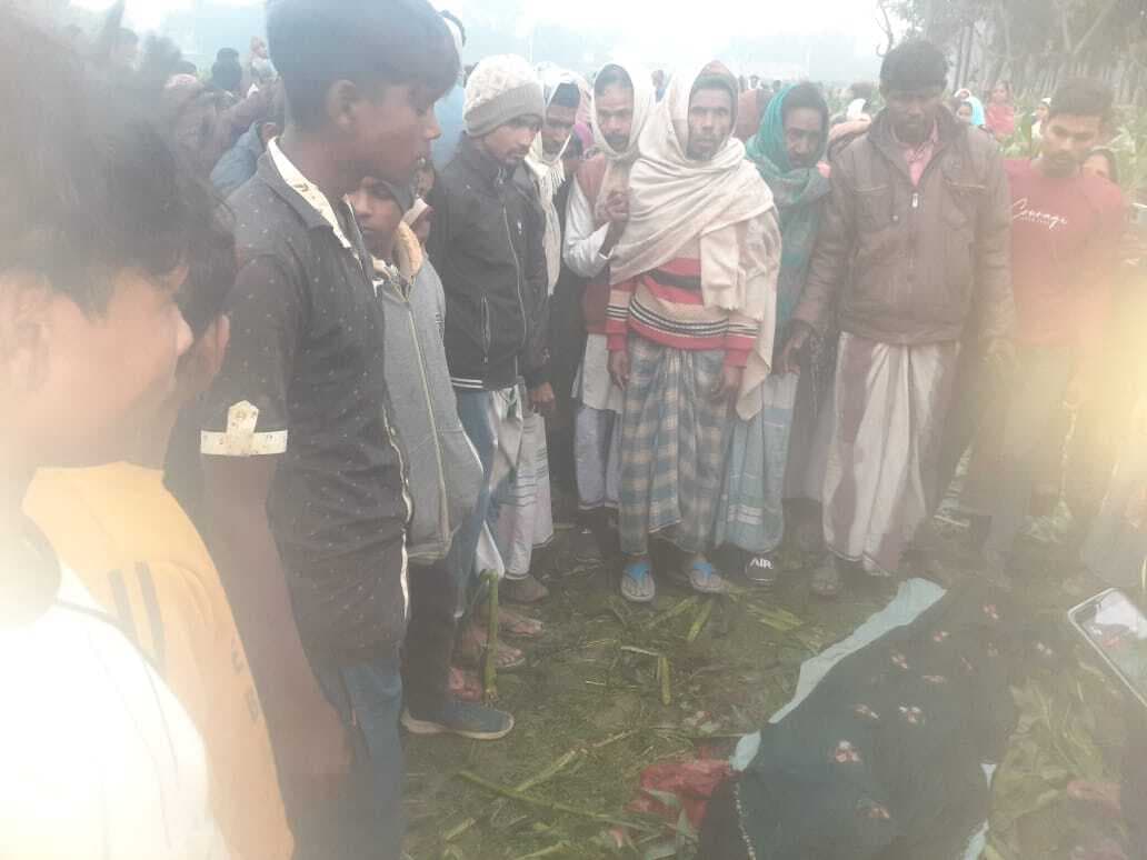 मक्के की खेत में महिला की गला रेत कर हत्या