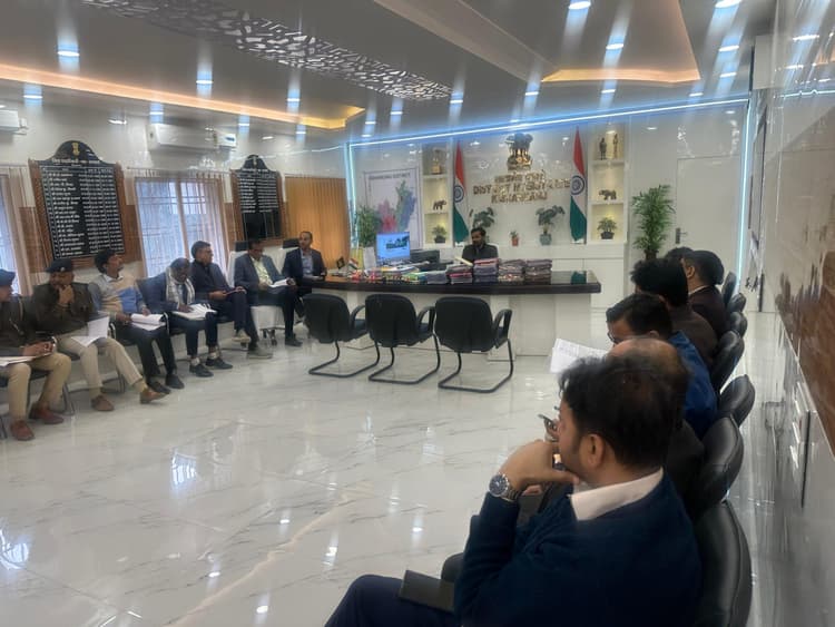 गणतंत्र दिवस समारोह की तैयारी को ले समीक्षात्मक बैठक आयोजित, डीएम ने दिये कई निर्देश