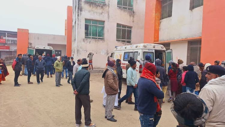 दो टेंपो की टक्कर में पूजा कराने जा रहे पुरोहित की मौत, चार घायल