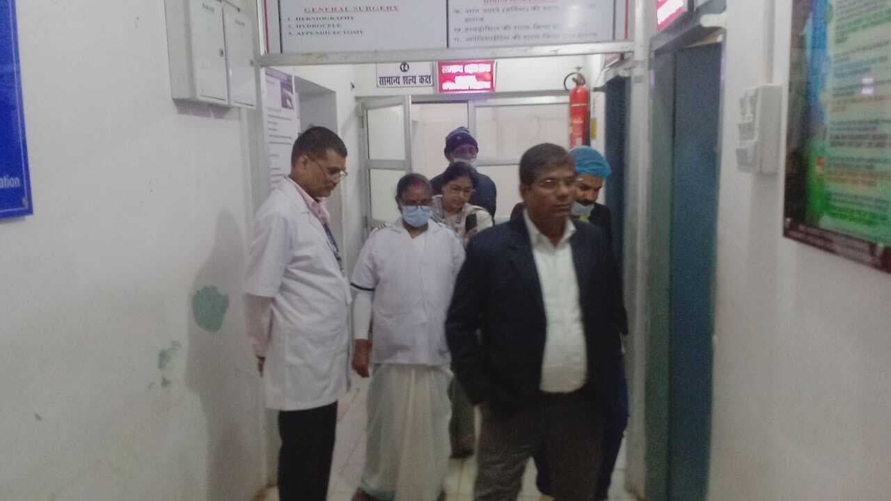 कायाकल्प की टीम ने अस्पताल का किया निरीक्षण