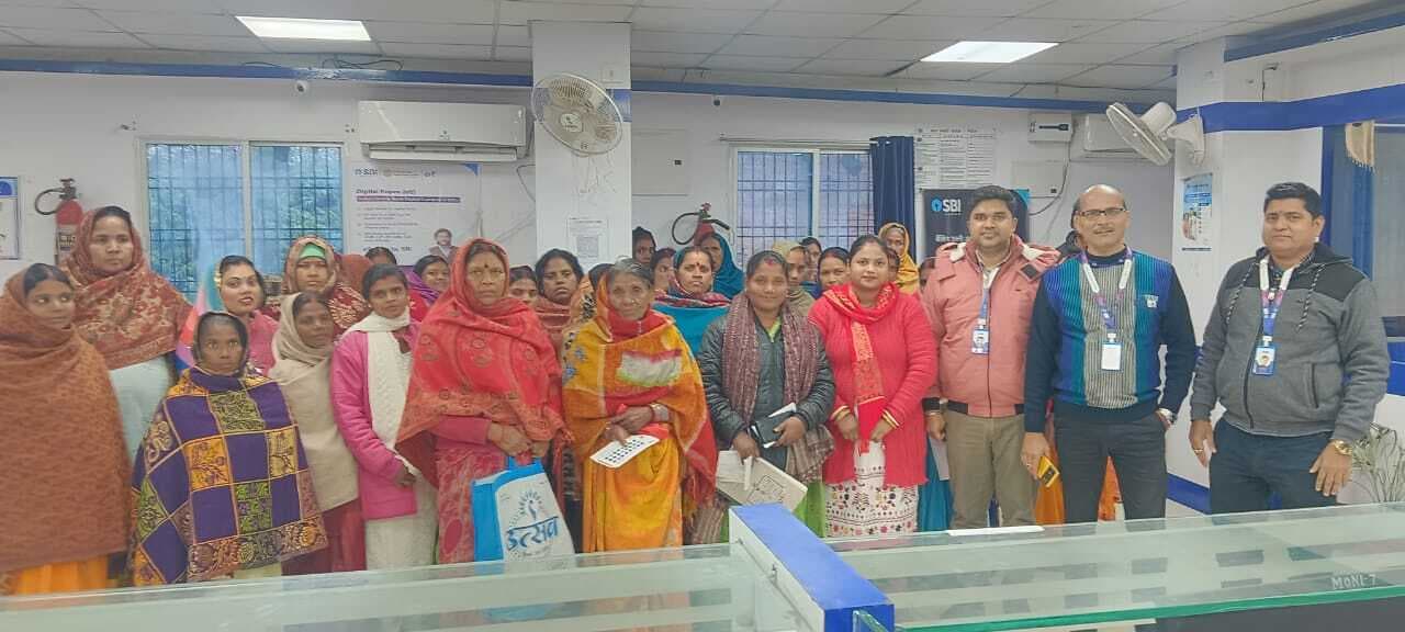 शिविर आयोजित कर 55 जीविका दीदीयों को दिया गया 52 लाख का ऋण