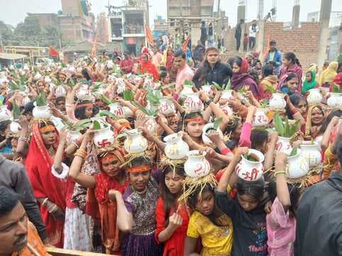 नौ दिवसीय राम कथा को लेकर निकली भव्य कलश शोभा यात्रा