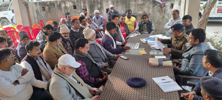 बिना लाइसेंस के स्थापित नहीं होगी प्रतिमा, डीजे बजाने पर होगी कार्रवाई : एसडीओ