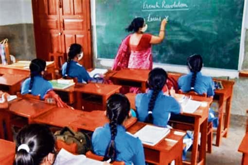 Chapra News : मैट्रिक और इंटर परीक्षा की तैयारी पूरी, गणतंत्र दिवस के बाद निकलेगा संयुक्त आदेश