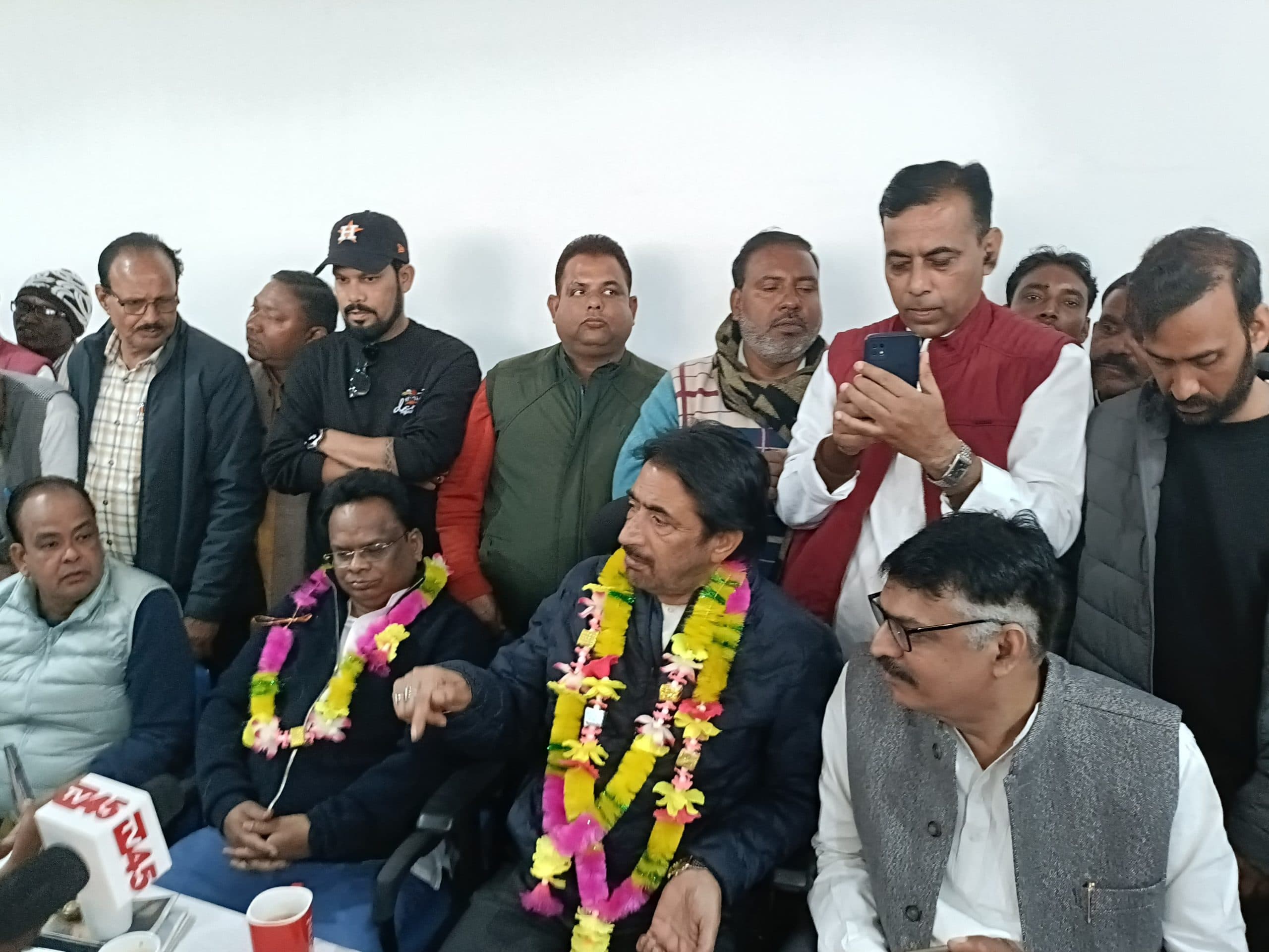 संविधान की रक्षा के लिए संघर्ष करेगी कांग्रेस पार्टी : गुलाम अहमद मीर