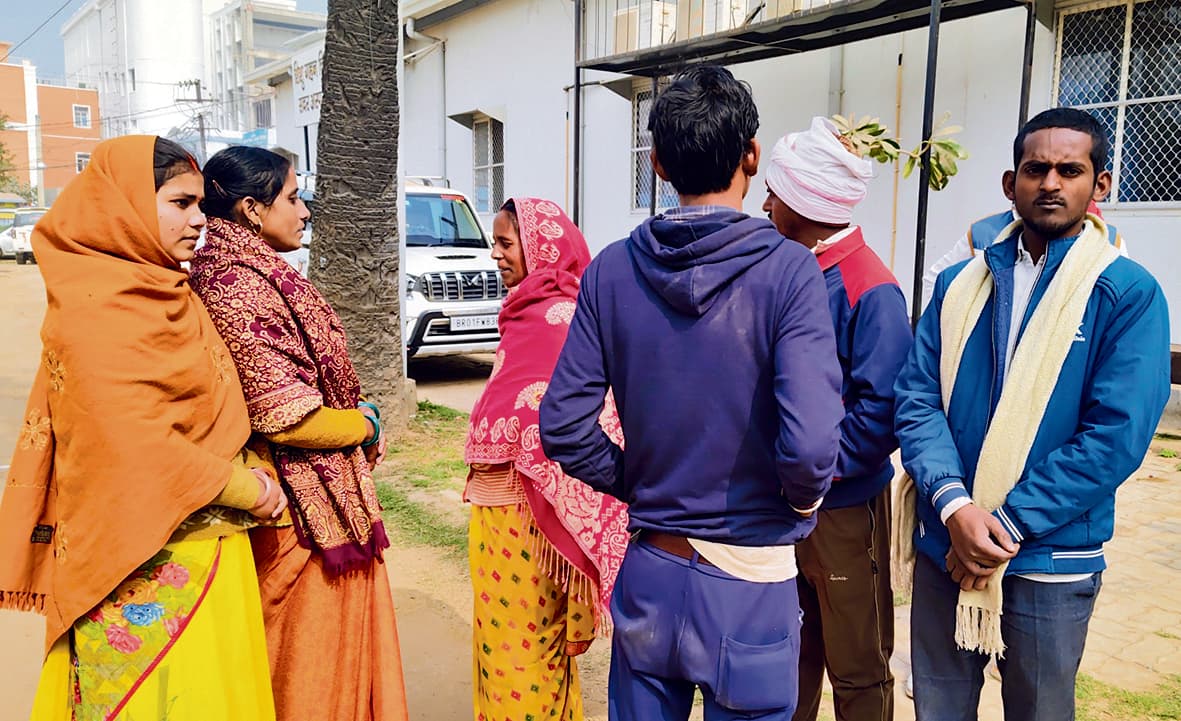 पंखे की कुंडी से लटका मिला युवक का शव