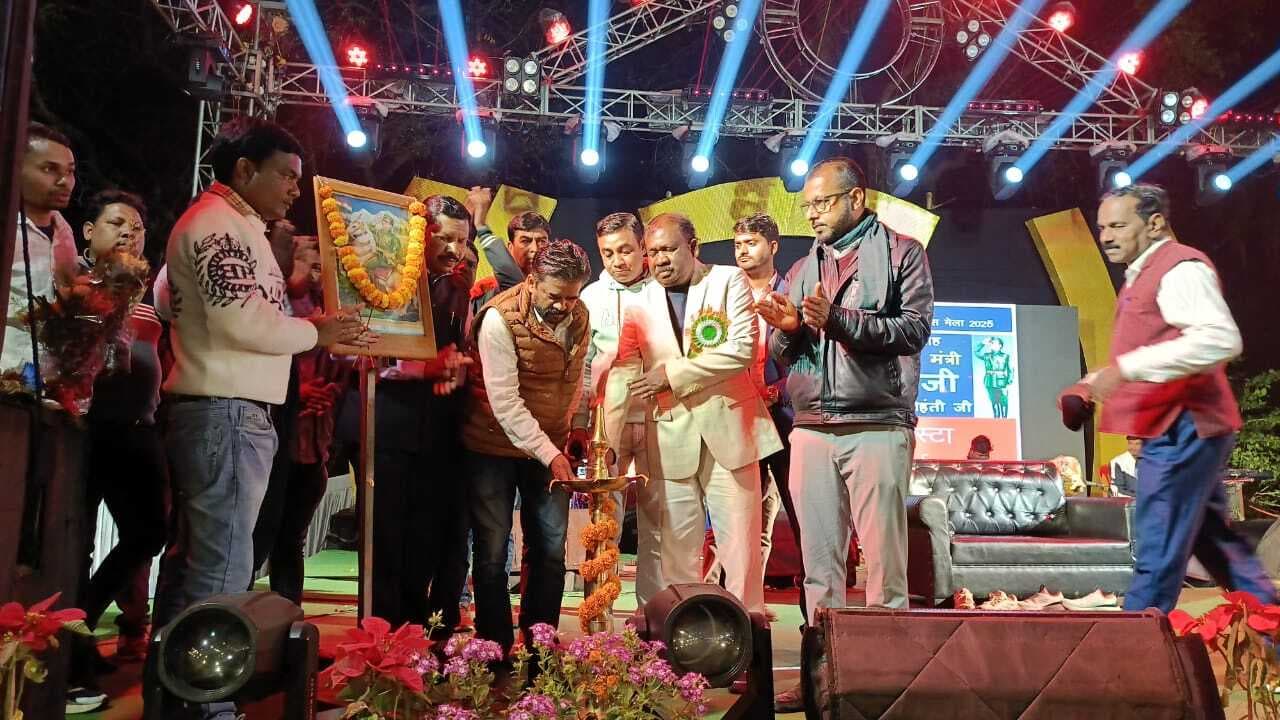 East Singhbhum news : पांच साल में 5000 मुख्यमंत्री उत्कृष्ट विद्यालय खोलेंगे, सरकारी नौकरी की तैयारी कर रहे युवाओं के लिए स्पेशल कोचिंग की व्यवस्था होगी : रामदास सोरेन