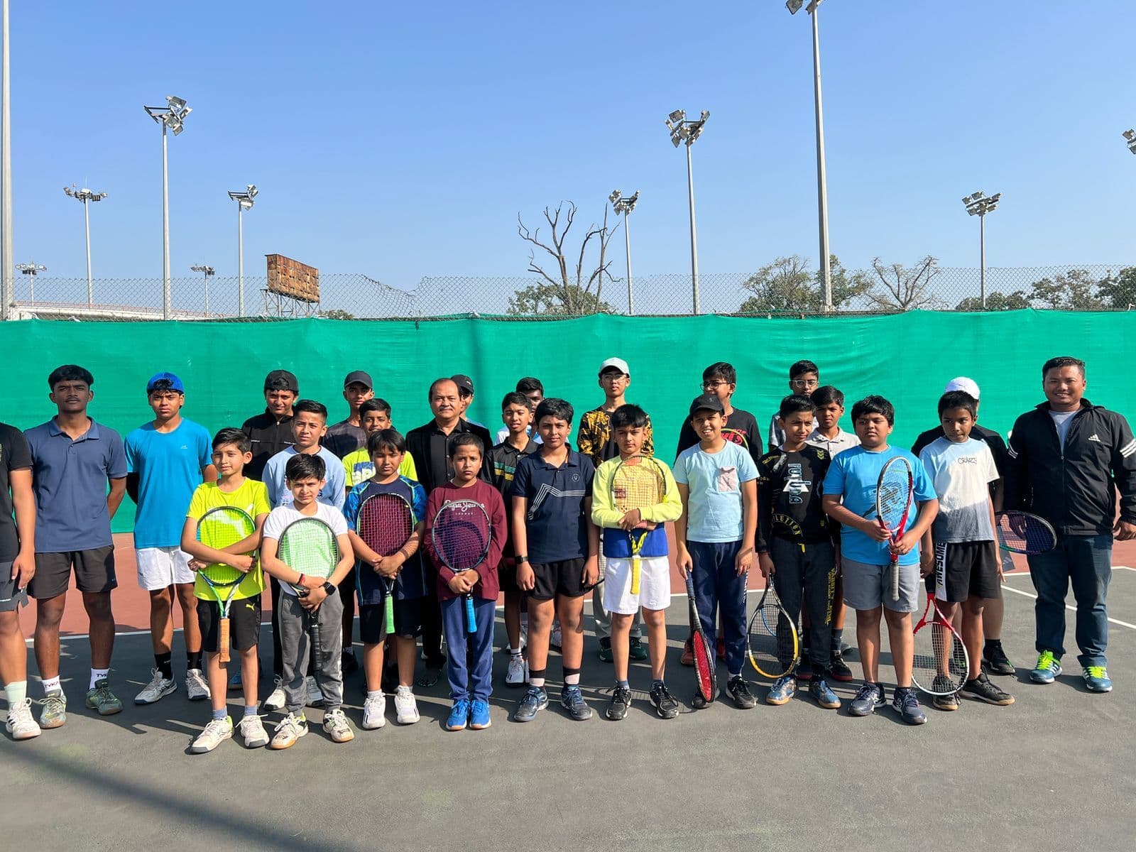 Tennis : चार दिवसीय टेनिस प्रतियोगिता शुरू, पहले दिन चार मैच खेले गये