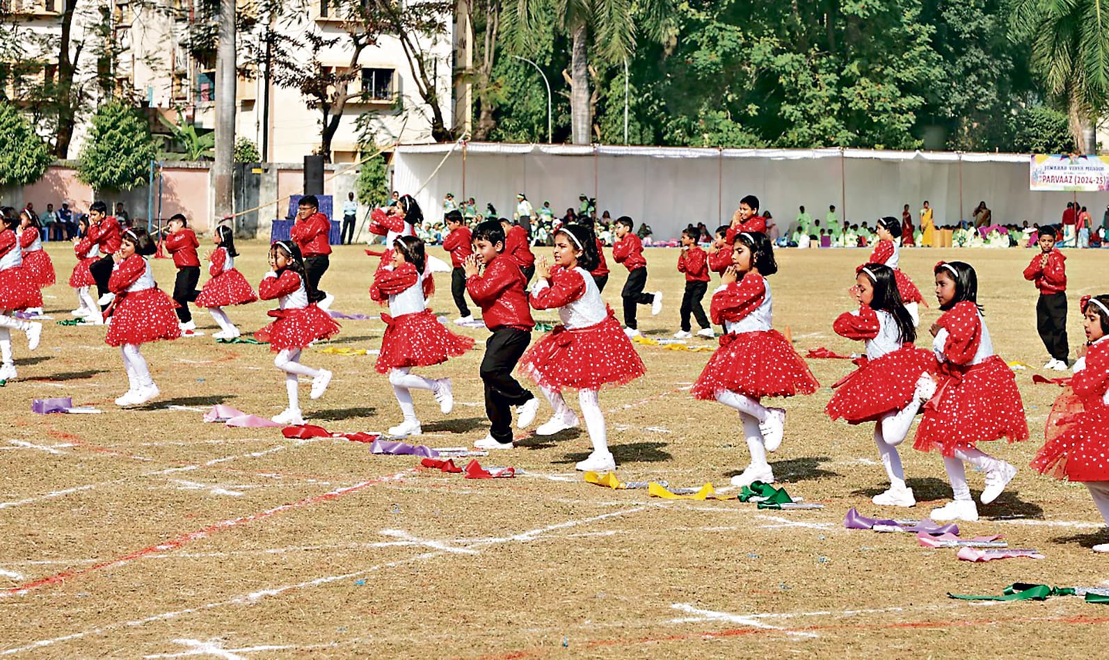 ranchi news : जेवीएम श्यामली में वार्षिक खेलकूद प्रतियोगिता, झारखंड के मुख्य न्यायाधीश ने कहा : सिर्फ डिग्री लेना ही शिक्षा नहीं है, समय प्रबंधन और अनुशासन का पालन जरूरी