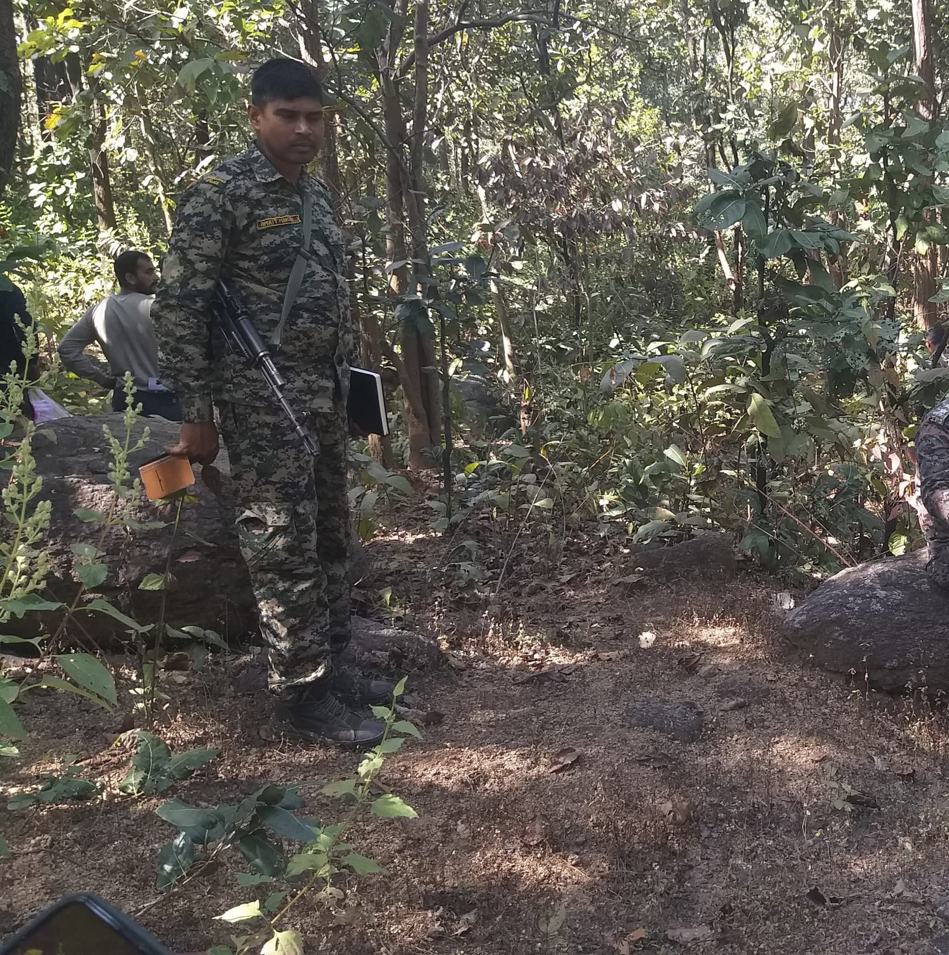 Bokaro News: जरवा के जंगल में नक्सलियों विरुद्ध दूसरे दिन भी चला सर्च अभियान