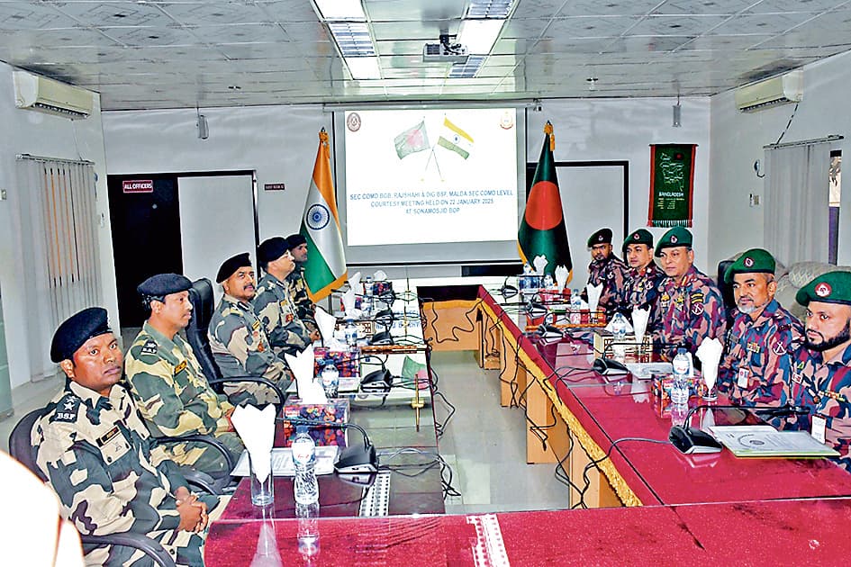 अवैध गतिविधियों पर लगाम समेत कई मुद्दों पर चर्चा