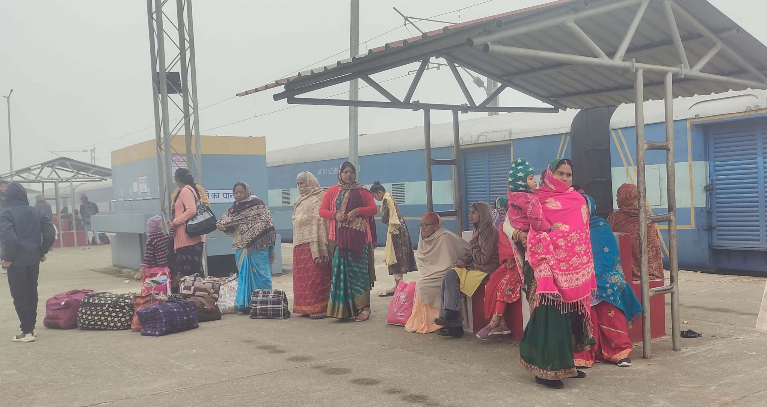 Aurangabad News : कई ट्रेनों के कैंसिल होने से यात्रियों की बढ़ी परेशानी