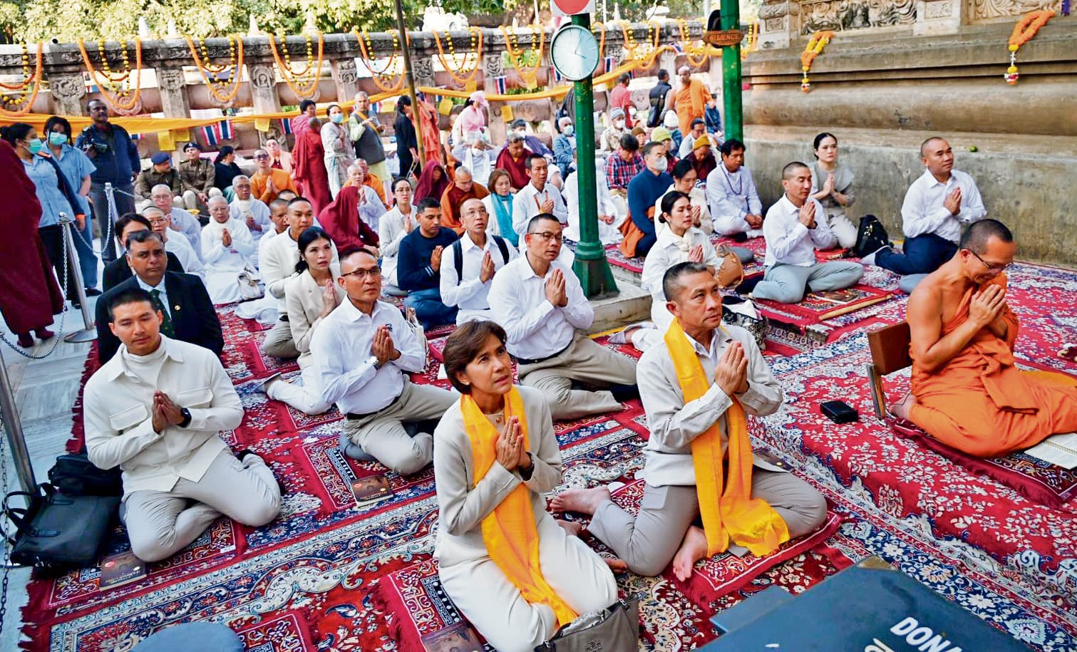 Gaya News : थाई आर्मी के जनरल ने महाबोधि मंदिर में की पूजा-अर्चना