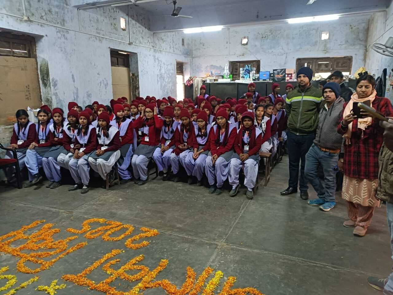 ओबीसी बालिका उच्च विद्यालय में हुआ जागरूकता कार्यक्रम