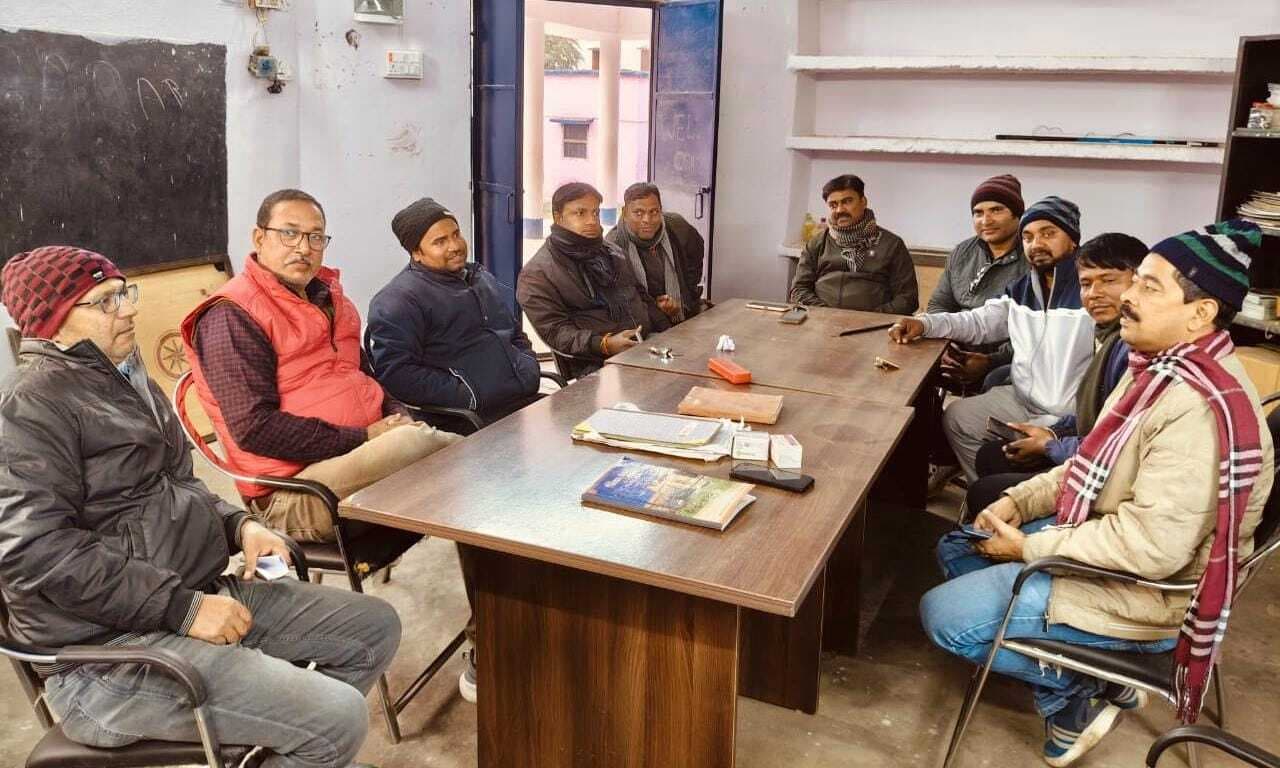 विशिष्ट शिक्षकों के वेतन भुगतान मामले ने पकड़ा तुल, शिक्षकों में आक्रोश