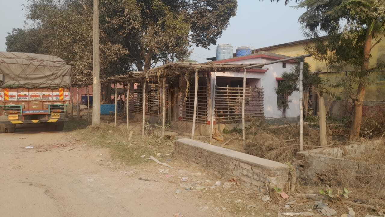 Jamshedpur news. बाजार समिति में कैंटीन बंद, कारोबारी-मजदूरों को हो रही दिक्कत