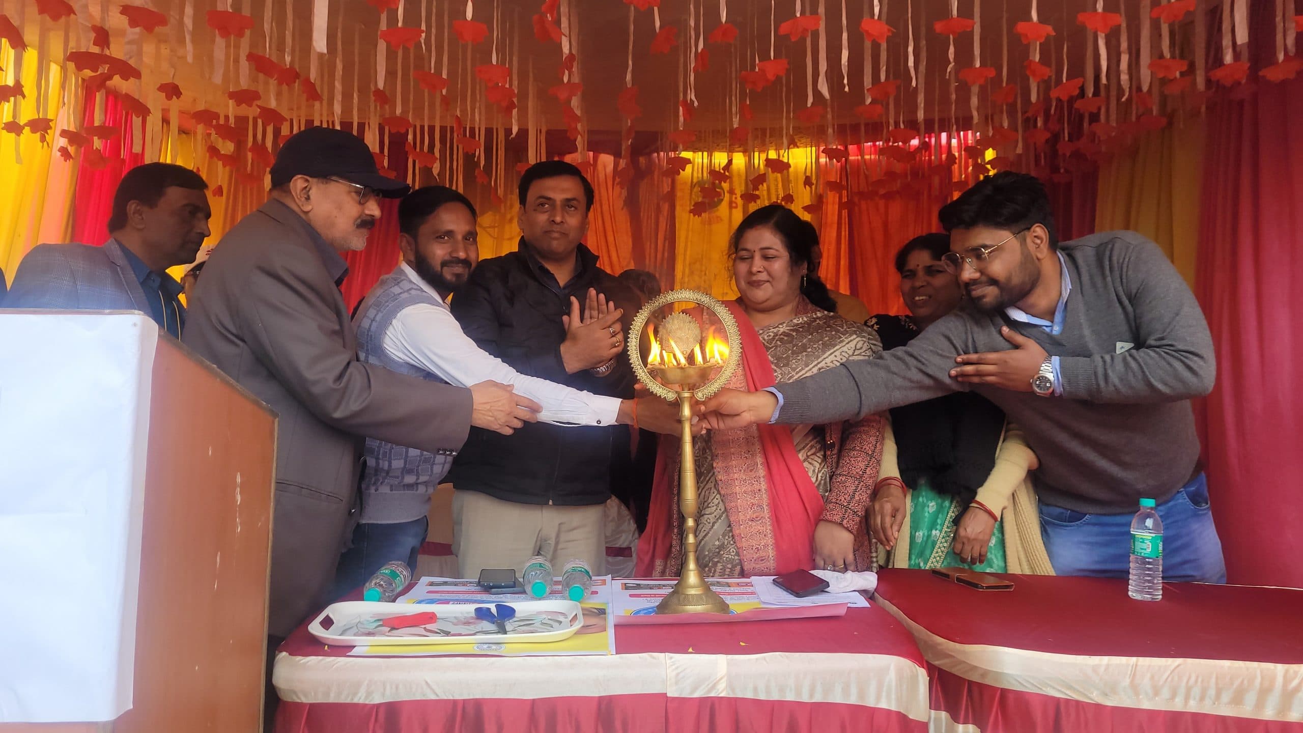 Deoghar News : मोहनपुर सीएचसी में लगा स्वास्थ्य मेला, 900 से अधिक लोगों ने लिया लाभ