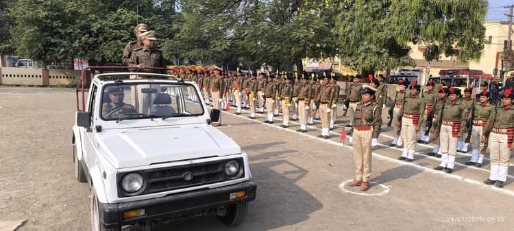 Giridih News :झंडा मैदान में परेड का फुल ड्रेस रिहर्सल