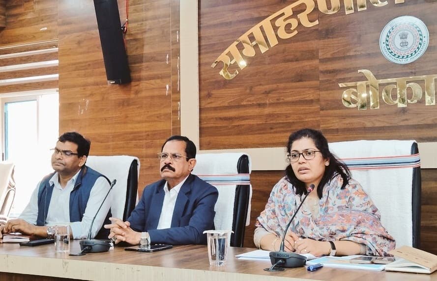 Bokaro News : बेहतर कार्य करनेवाले कर्मी होंगे सम्मानित : उपायुक्त