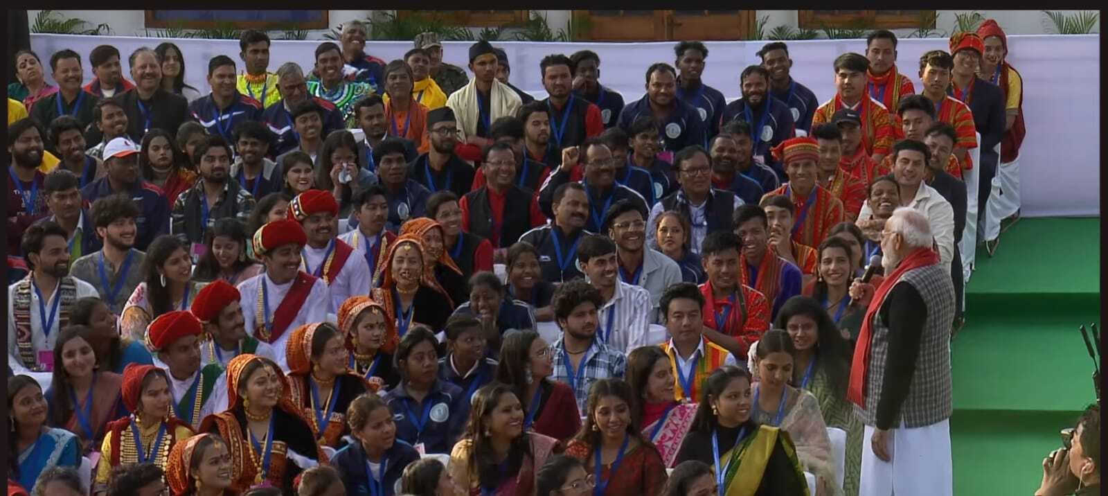 Saraikela News : सरायकेला-खरसावां के कलाकारों से पीएम ने विकसित भारत पर पूछे सवाल