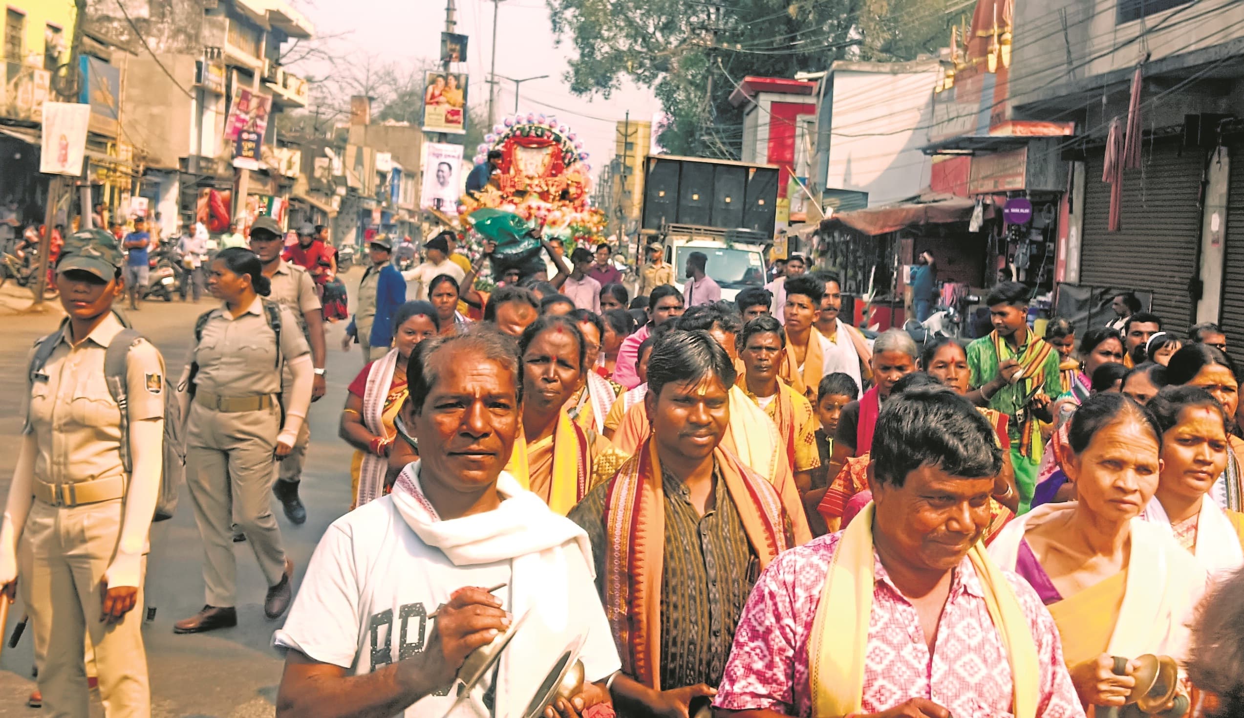 Jharsuguda News: संबलपुर से पहुंची मां समलेश्वरी की ज्योत के साथ निकली शोभायात्रा, हुआ भव्य स्वागत