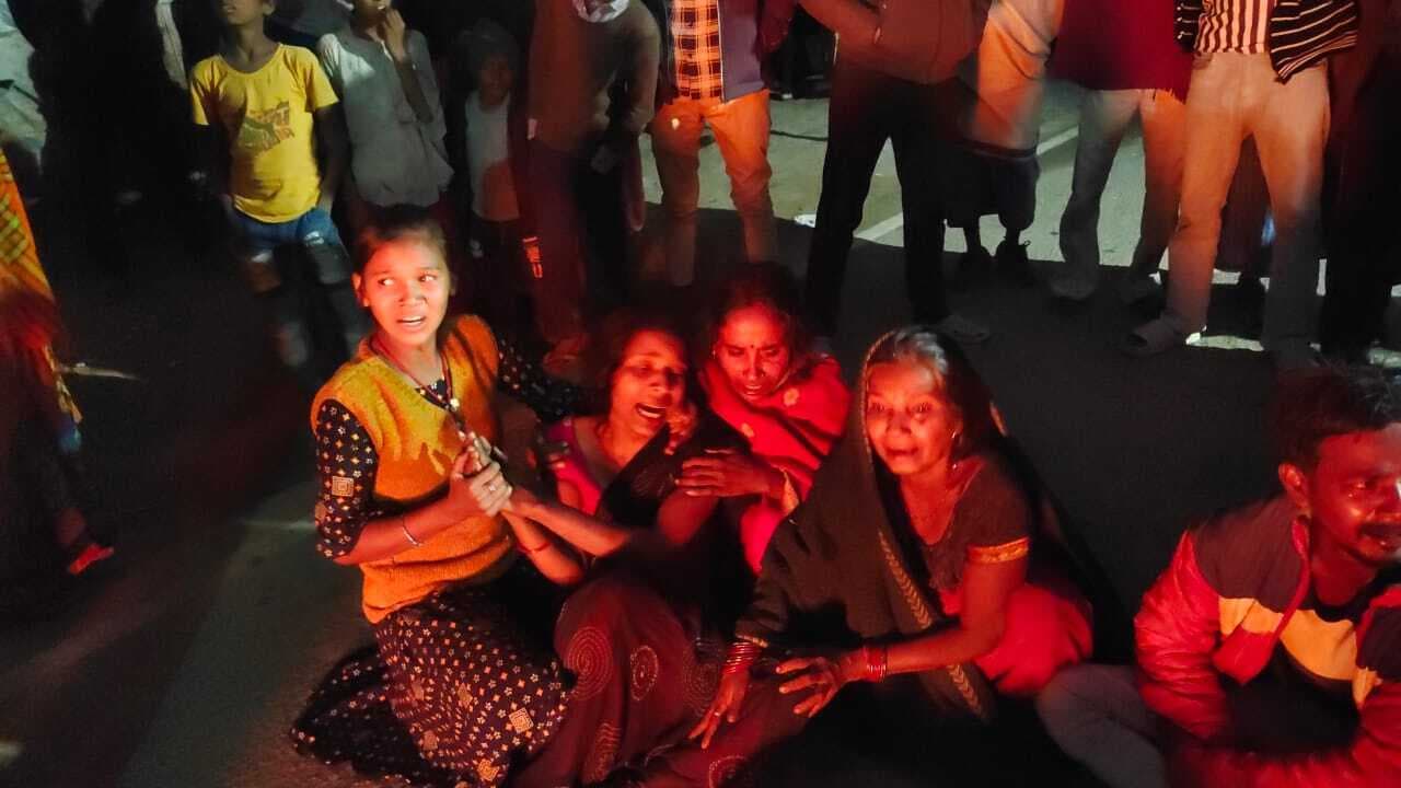 अज्ञात वाहन ने सड़क पार कर रहे युवक को मारी टक्कर, गयी जान