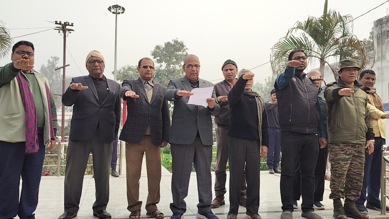 लोकतंत्र में मतदान सबसे बड़ा पर्व, हमारी शत-प्रतिशत भागीदारी आवश्यक : प्राचार्य