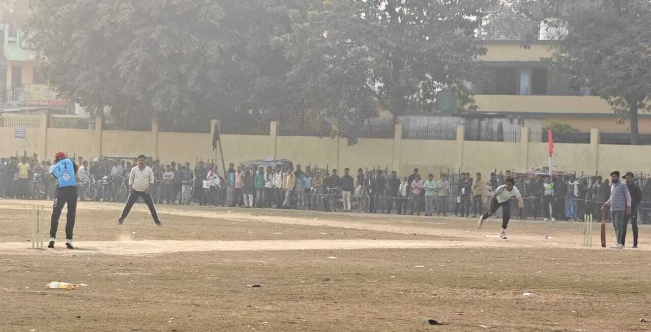 सिमरी बख्तियारपुर सीनियर टीम ने जूनियर को 21 रनों से हराया