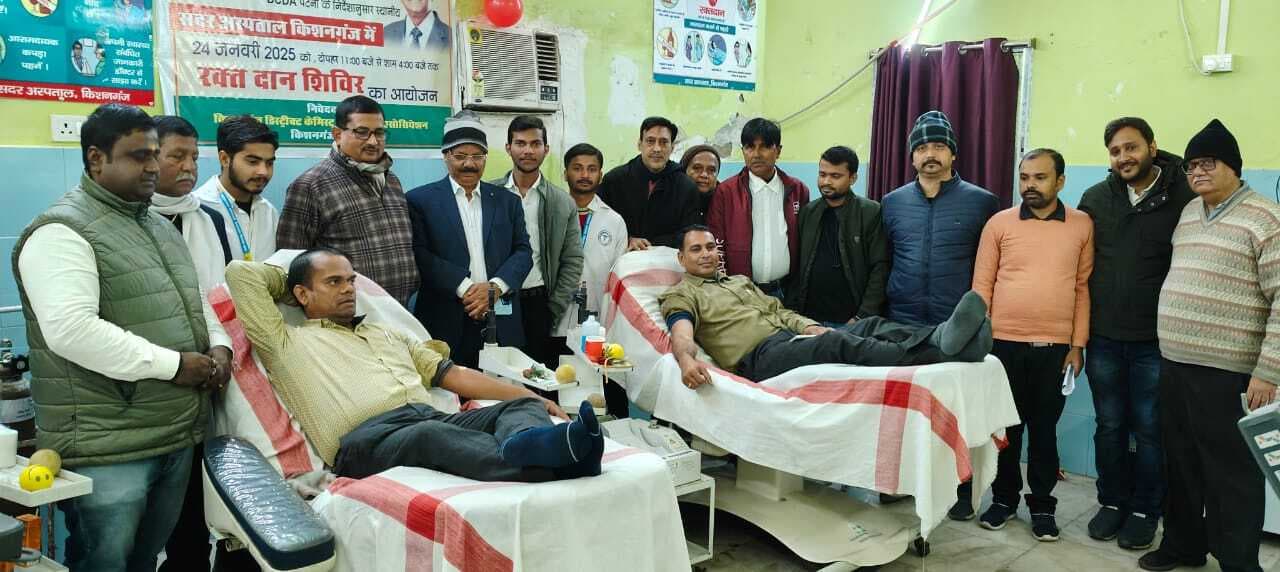 दवा विक्रेताओं ने किया रक्तदान, कहा इससे बड़ा  कोई दान नहीं