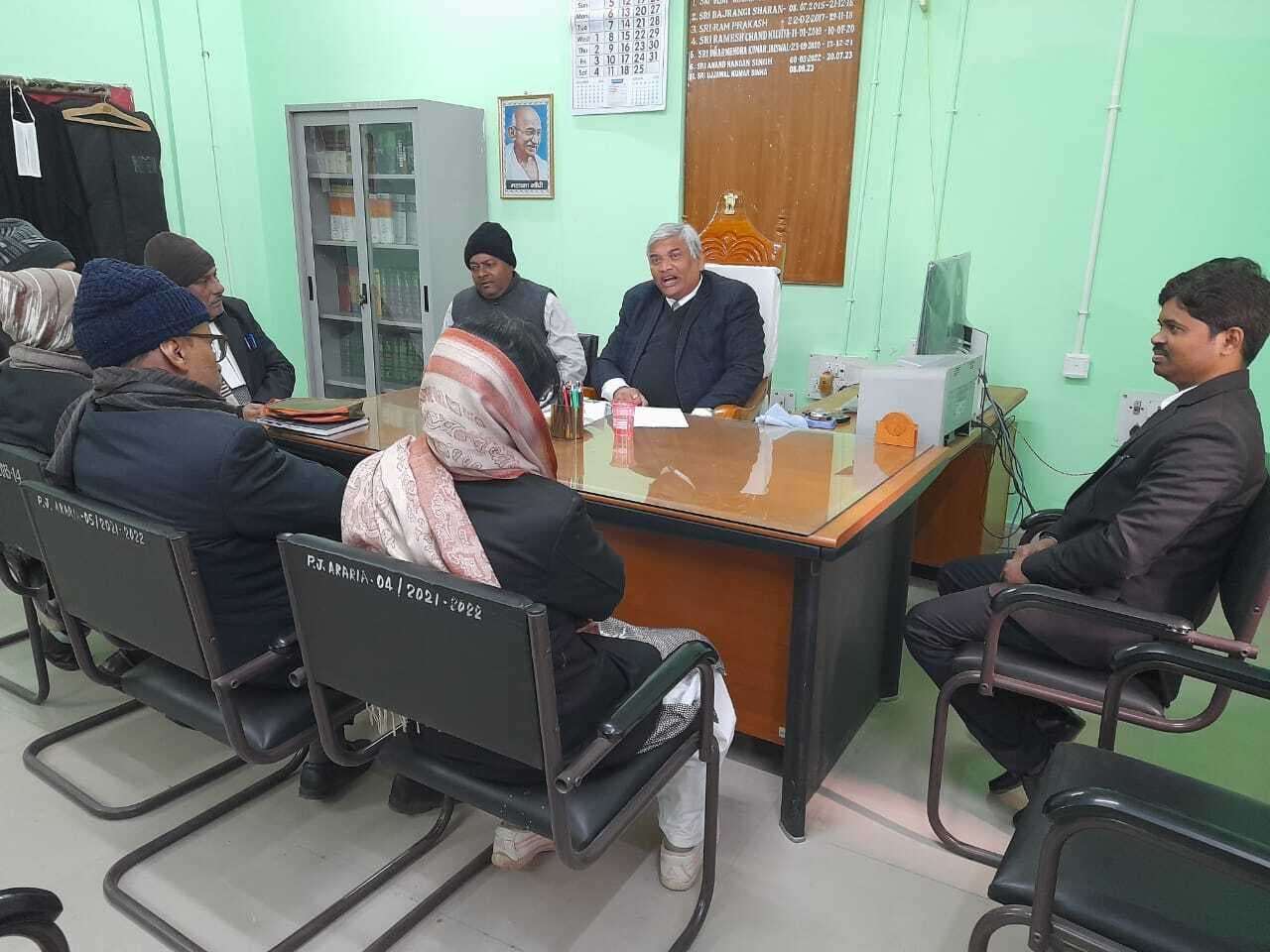 पक्षकारों को समझौते के लिए मध्यस्थता का रुख करना चाहिए