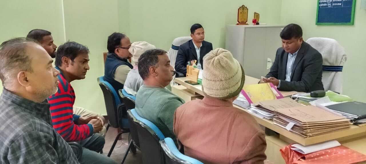 Giridih News: जाम की समस्या निदान को ले एसडीएम से मिला व्यापार संघ