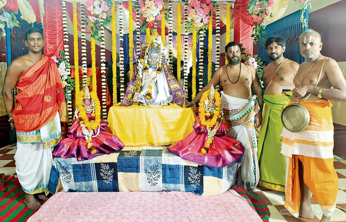 Rourkela News: भगवान बालाजी का हुआ कल्याणम, विवाहित जोड़ों ने लिया आशीर्वाद