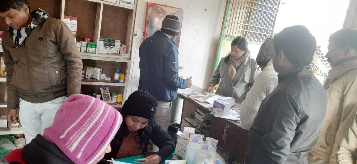 Darbhanga News : बिना लाइसेंस के चल रही दवा दुकान में छापा, दवा जब्त